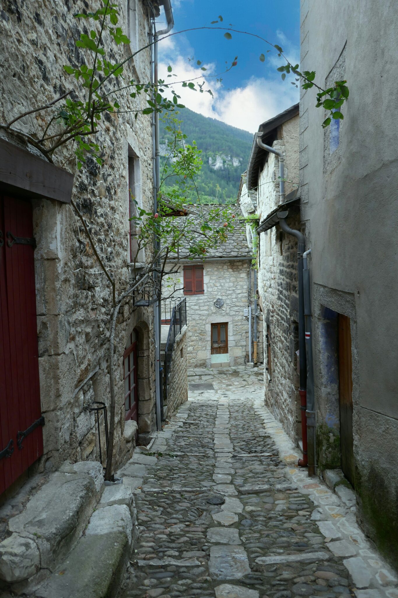 Come organizzo un progetto di storytelling per un borgo. studio e immersione